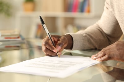 The-Pros-and-Cons-of-Taking-on-Long-Term-Contracts-for-Medical-Writing